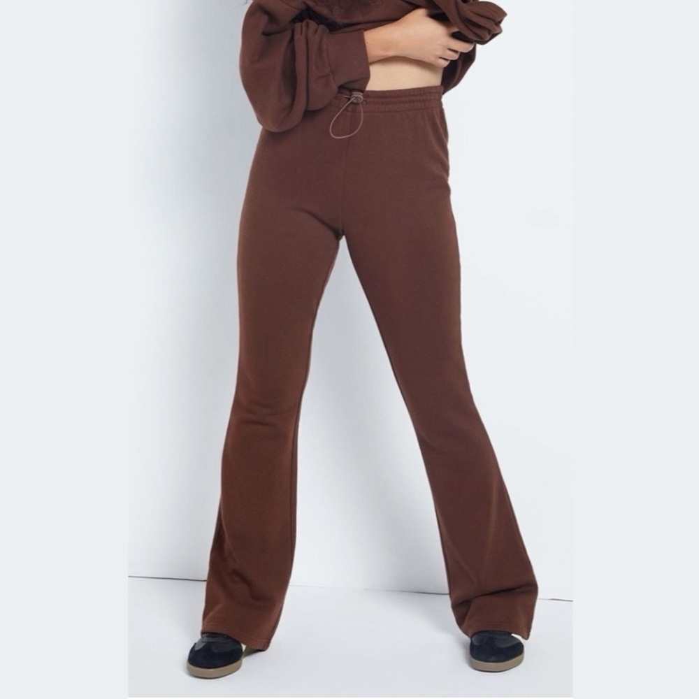Pacsun | Ryan Bungee Flare Sweatpants in Brown Size Large